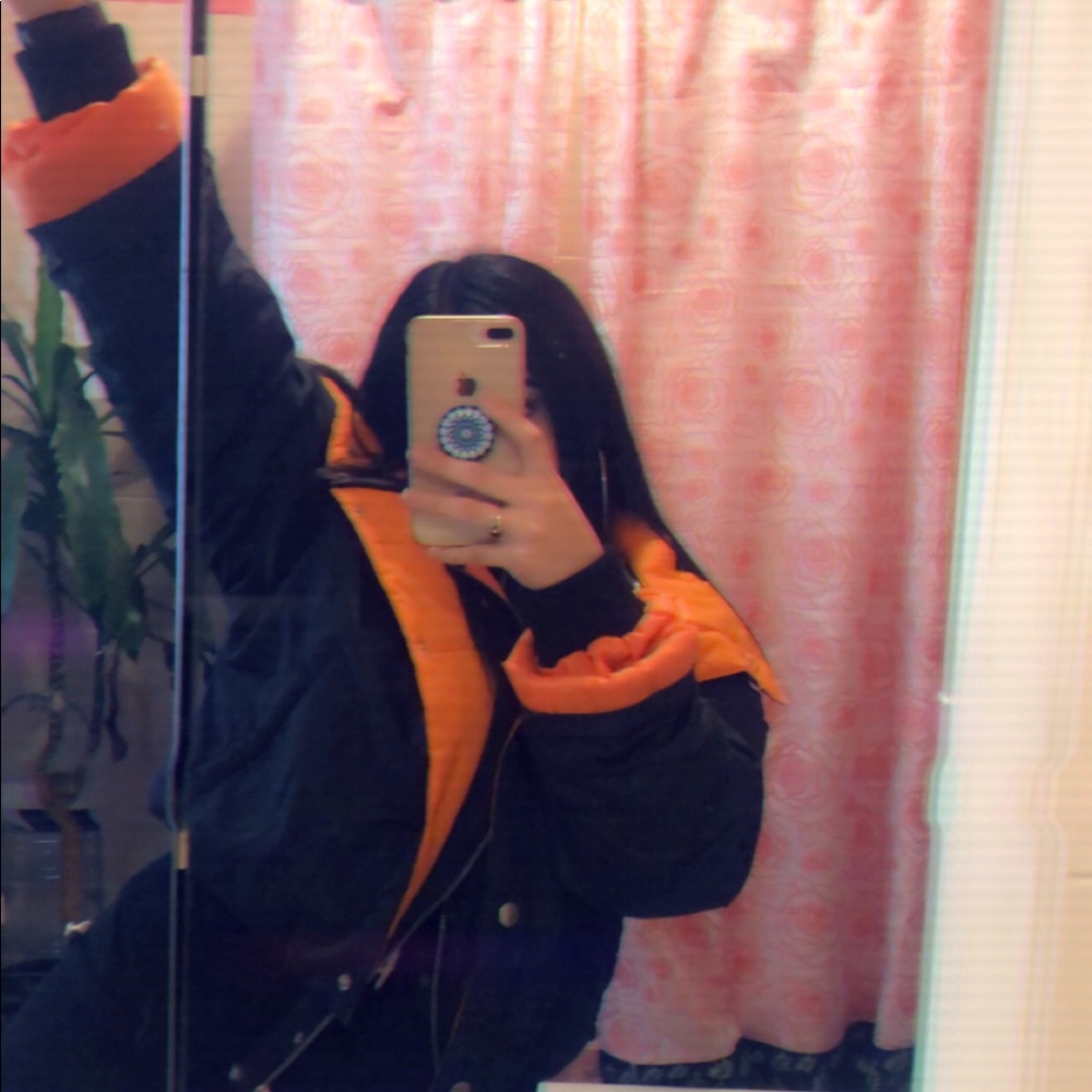 Cropped winter jacket - Picture 2 of 2